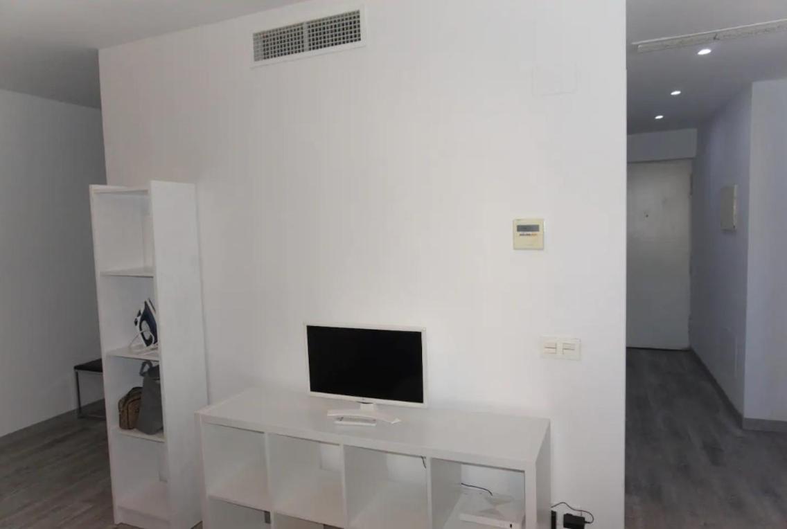 Estudio En Plaza Vara Del Rey Madrid Exteriör bild